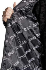VERSACE JEANS COUTURE Schwarze Herrenjacke mit Kapuze. Zwei Taschen auf der Vorderseite mit Reißverschluss. Reißverschluss an der Vorderseite.
